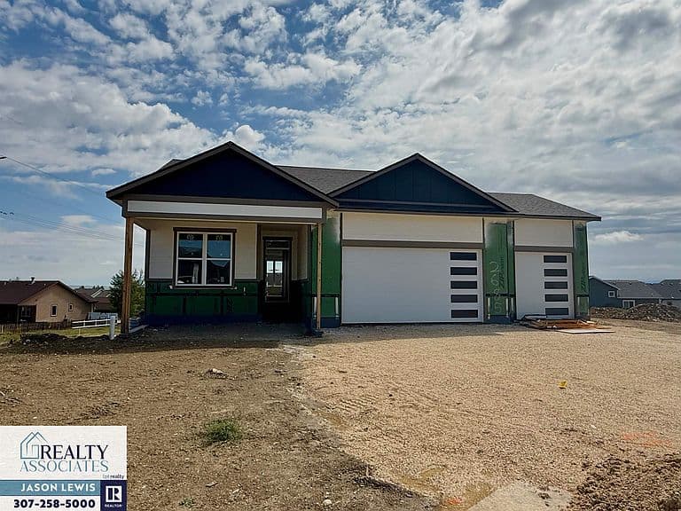 2685 Heathrow Ave photo 2