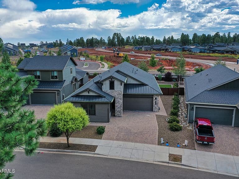 2374 S POLARIS Way photo 2