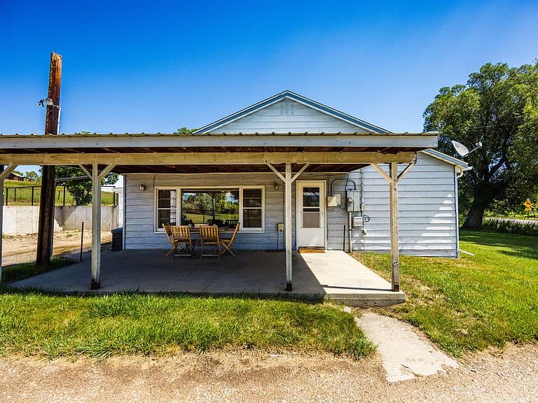 6868 Coffeen Ave photo 4
