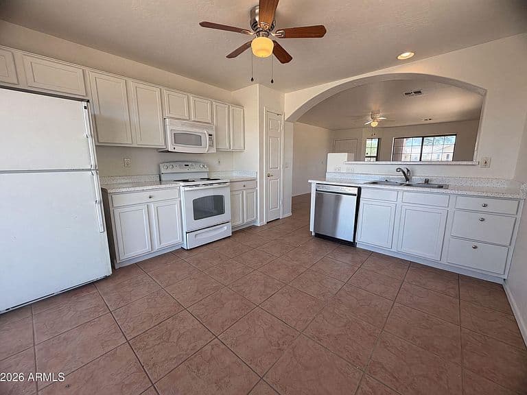 5829 E PREAKNESS Drive photo 2