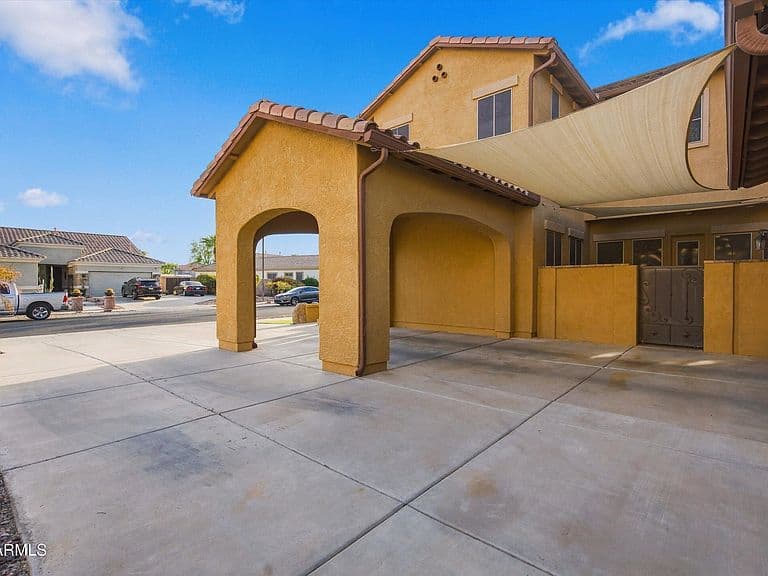 16786 W JACKSON Street photo 3