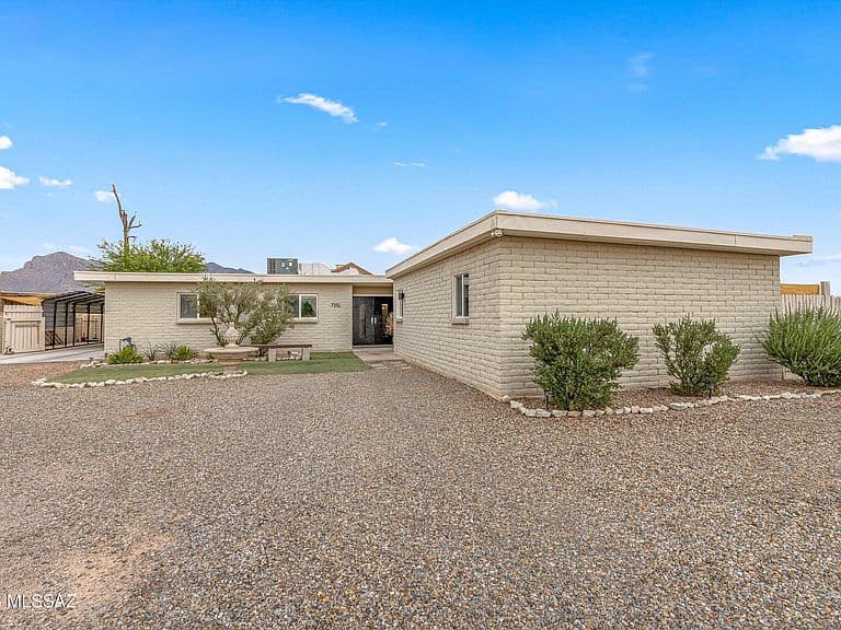 7356 N Casablanca Dr photo 4