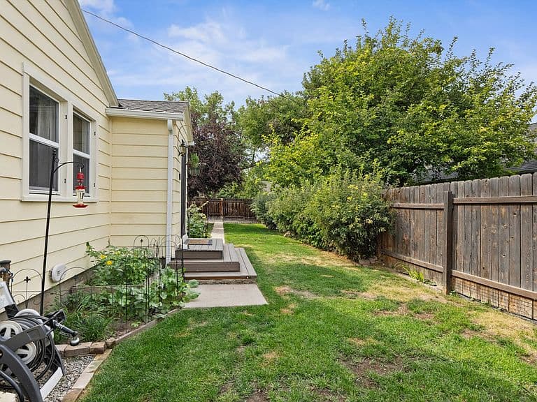 1539 Garfield St photo 4