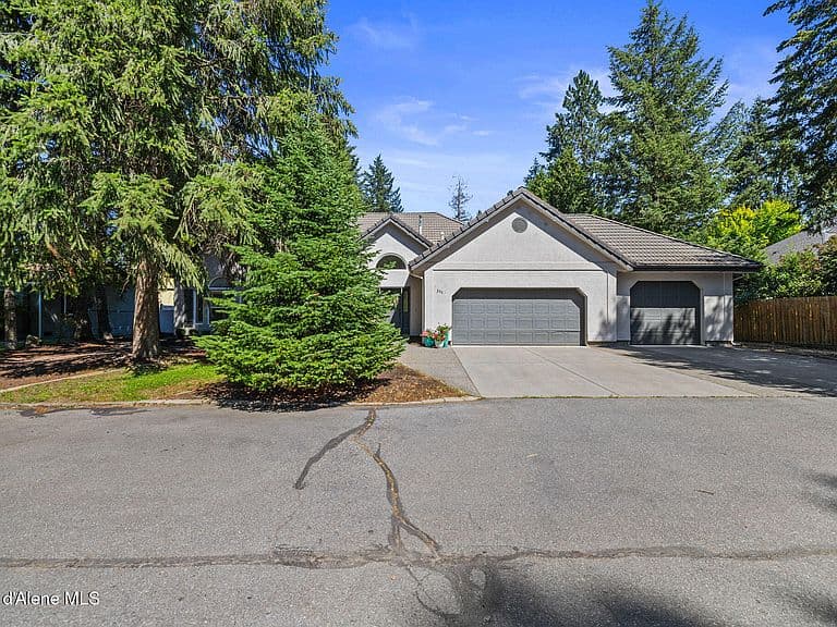 396 S Riviere Ct photo 2