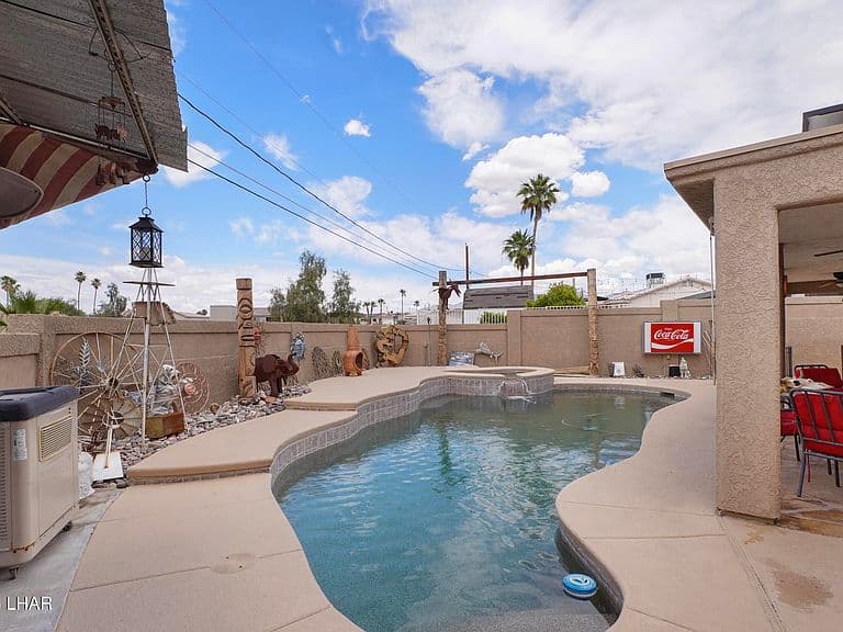 2811 Inca Dr photo 3