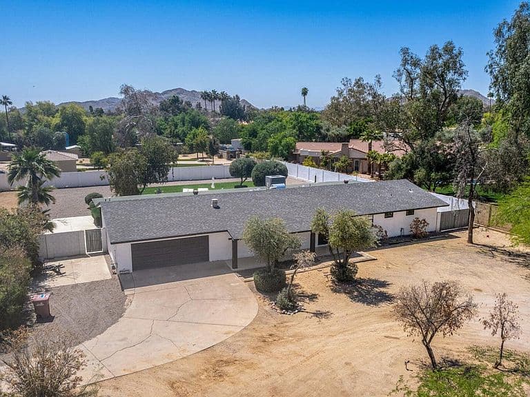 11470 N 64TH Street photo 3