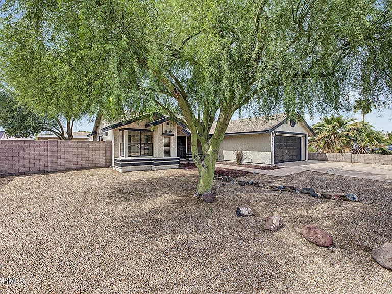 20624 N 3RD Avenue photo 5