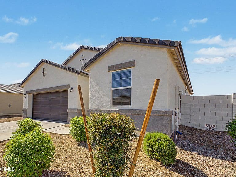 24542 W RAYMOND Street photo 2