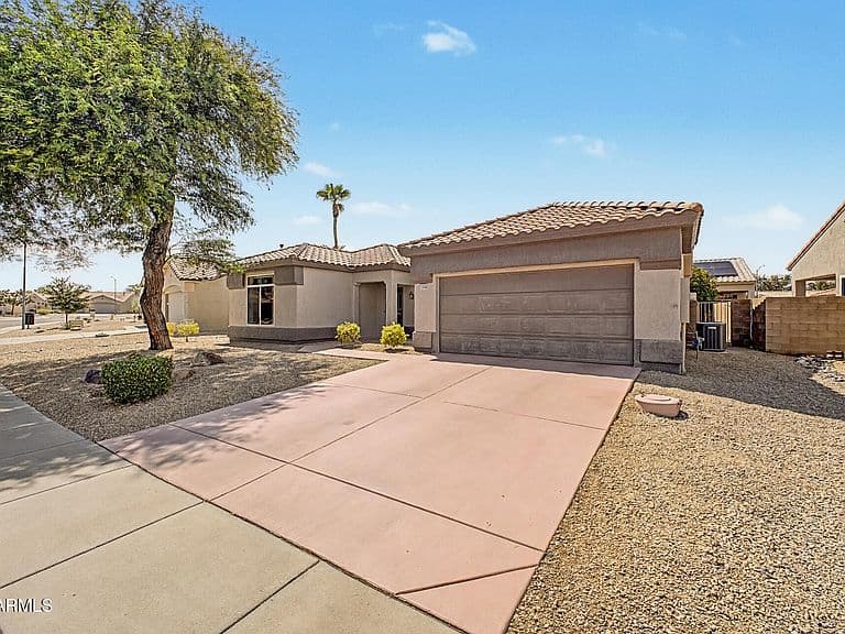 13660 W ANTELOPE Drive photo 3