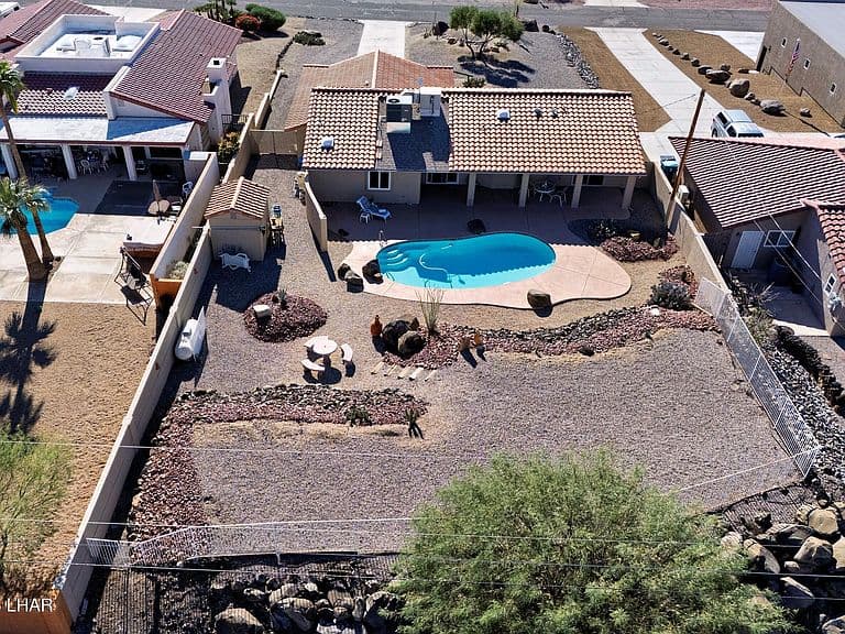 3191 Longview Dr photo 2