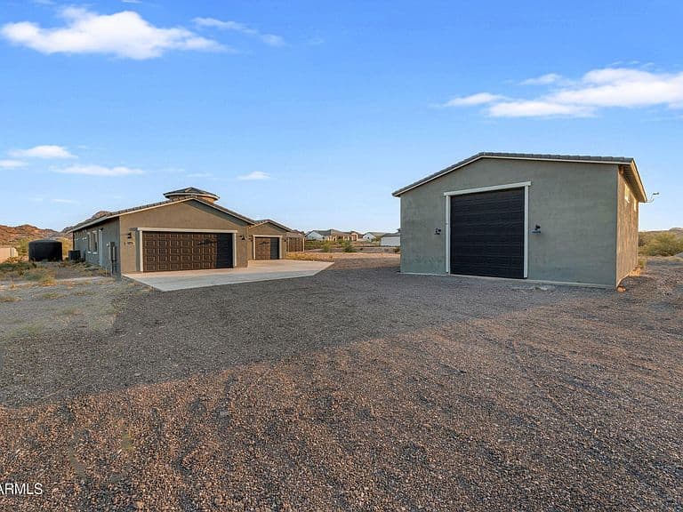 27482 N FREEDOM Street photo 3