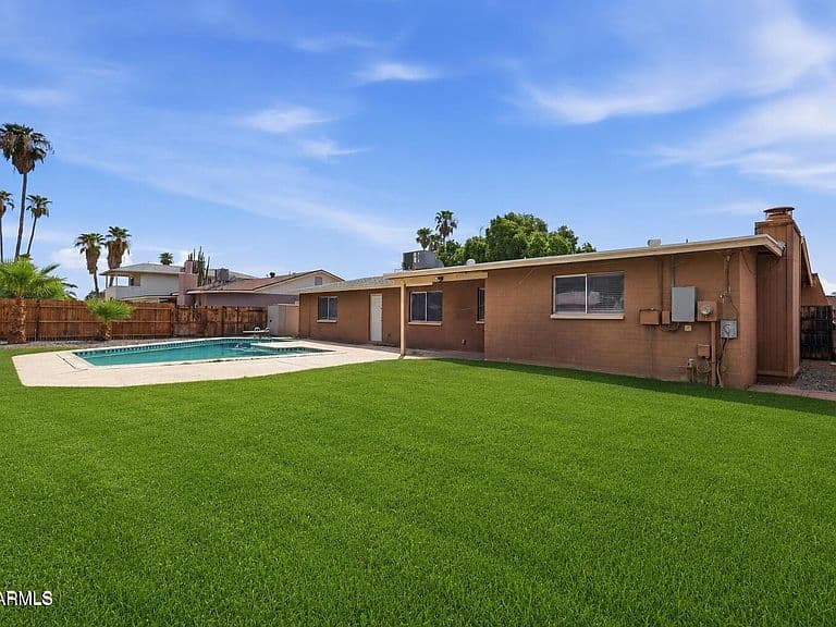 4616 W SAGUARO Drive photo 1