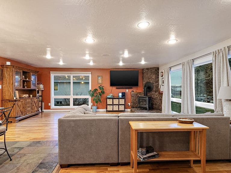 1509 Wilder Ave photo 5