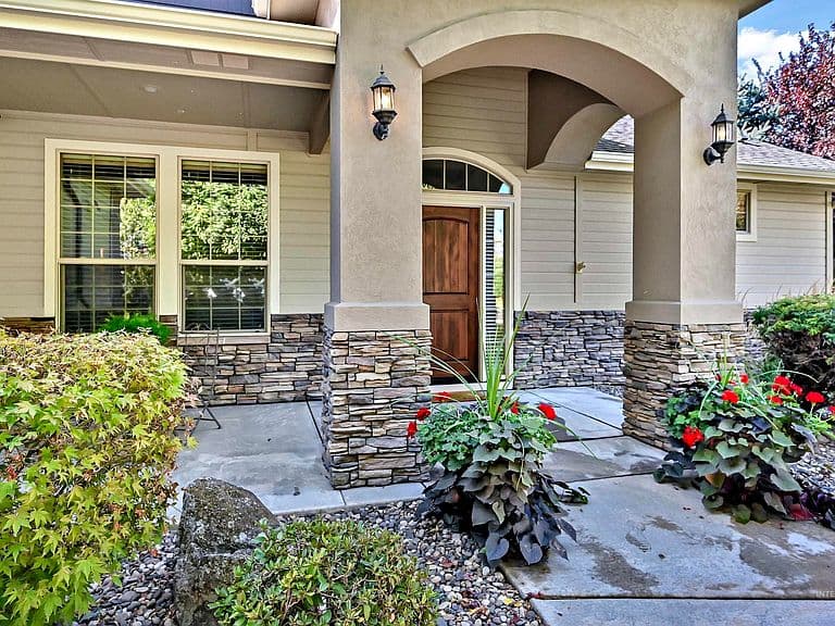 2089 W Grand Teton Dr photo 1