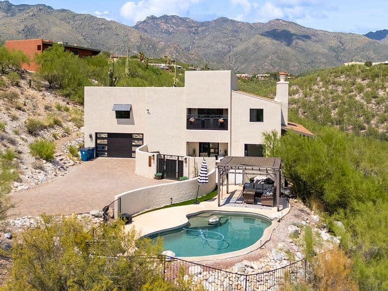 5781 E Paseo Cimarron photo 1