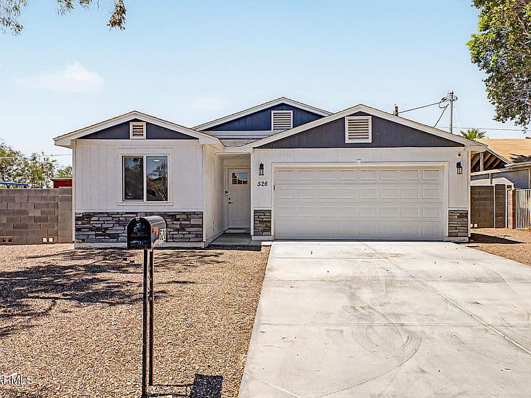 526 S CRISMON Road photo 2
