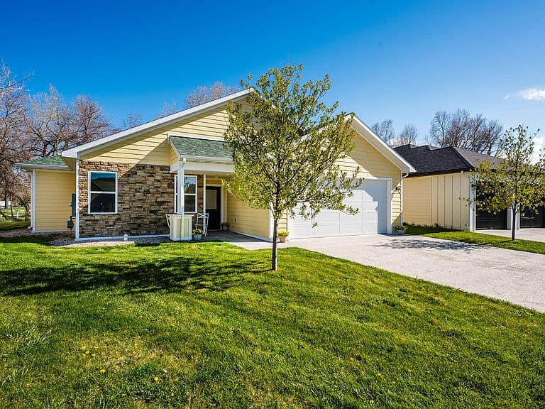 476 Creek Cir photo 2