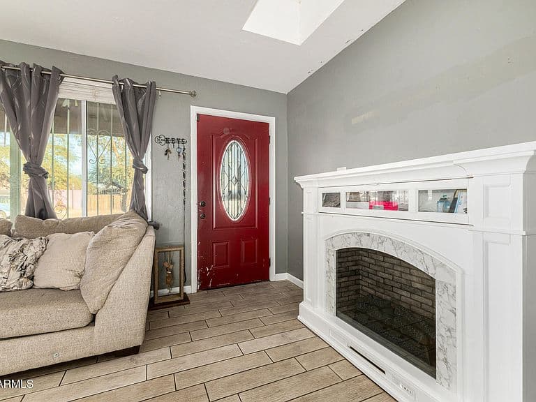 2830 N 48TH Lane photo 4