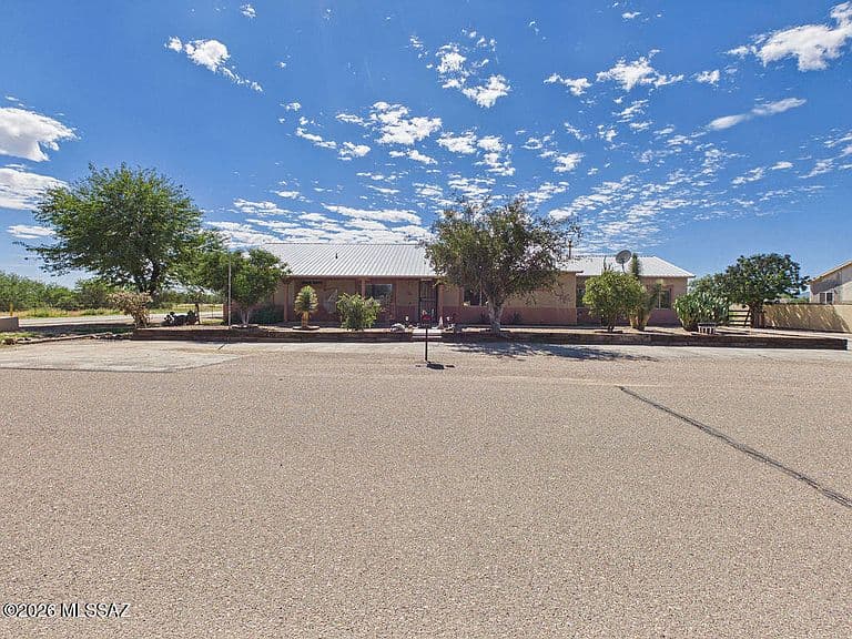 16201 W Feral Rd photo 1