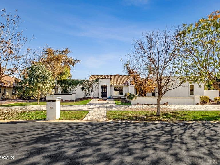 89 N RIATA Street photo 2