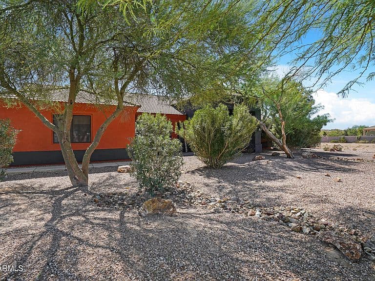 661 W RHEA Road photo 1