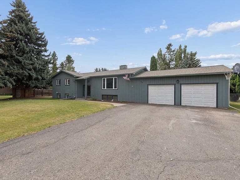 74 Sussex Dr photo 2