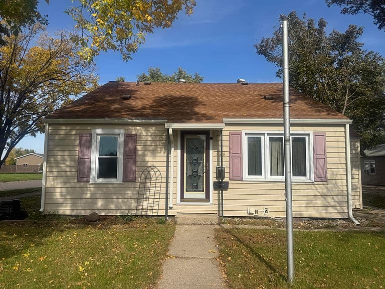 899 13th St SW photo 2