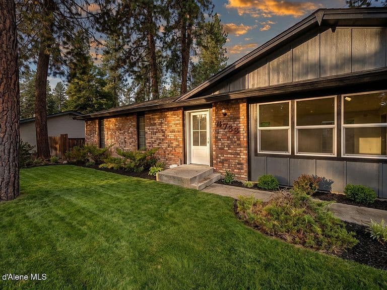 4733 E Alpine Dr photo 1