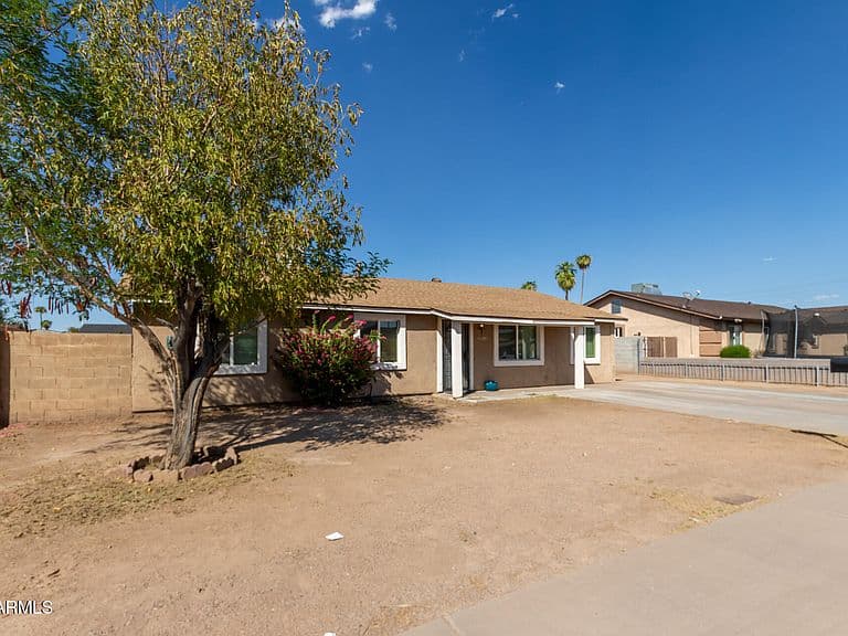 5934 W CORONADO Road photo 4