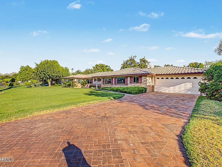 1001 W KALER Drive photo 4