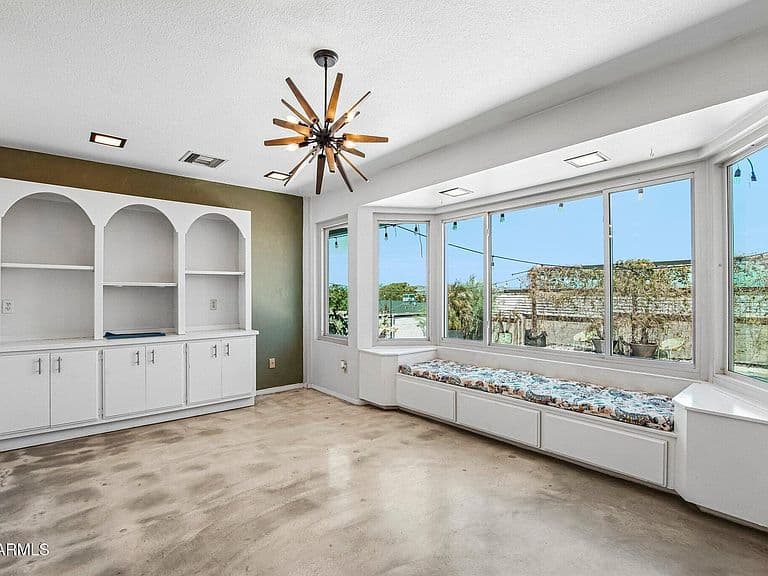 2460 E CLAIRE Drive photo 4