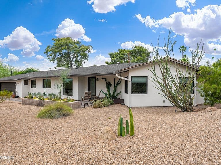 4338 E RANCHO Drive photo 1