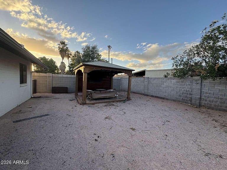 1846 E Grove Circle photo 5