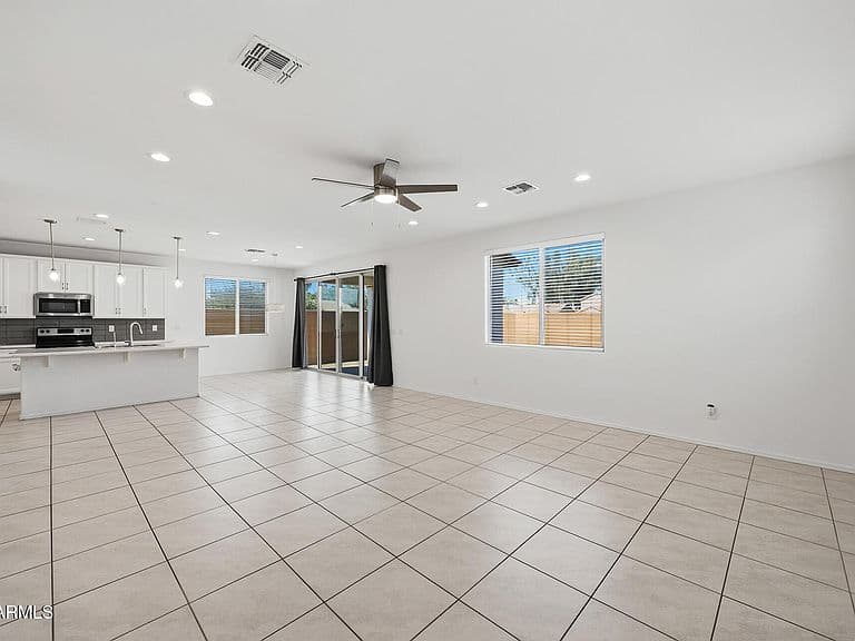 6742 W DISCOVERY Drive photo 3