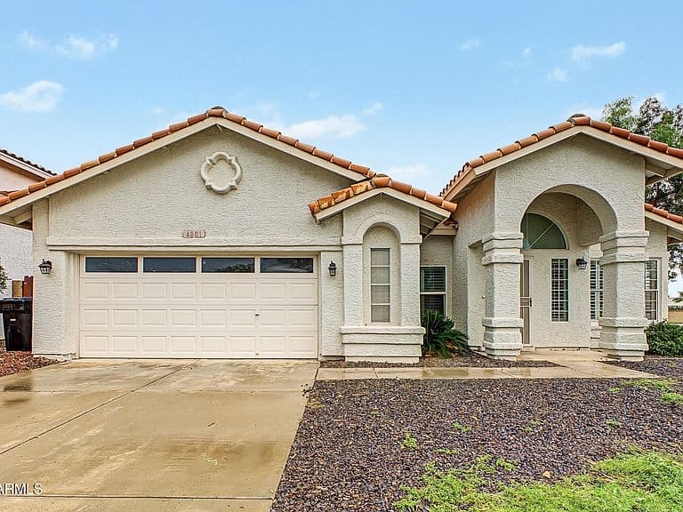 4801 E PARADISE Lane photo 1