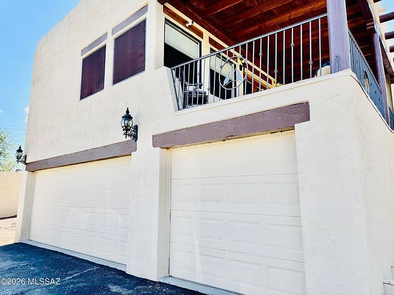 2527 W Ruthann Dr photo 2