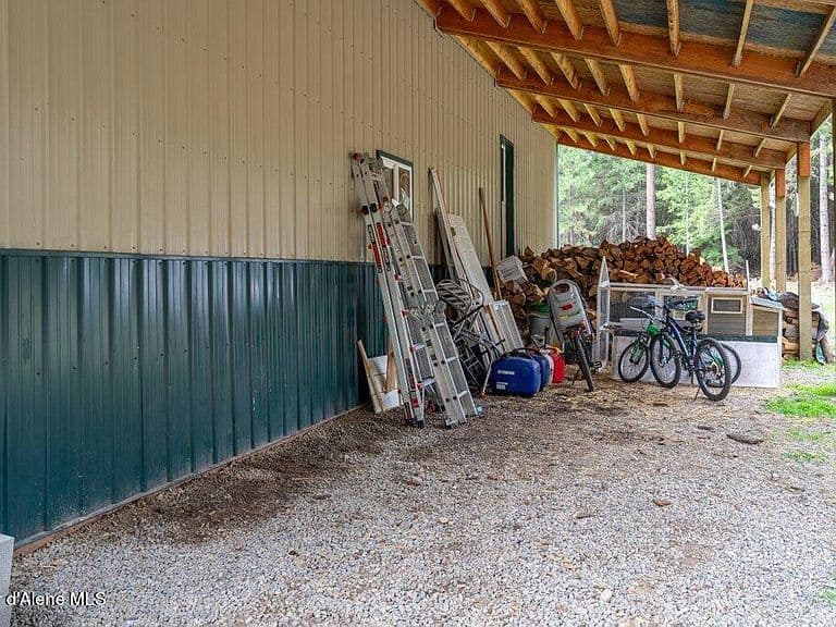 26749 N Rourke Rd photo 5