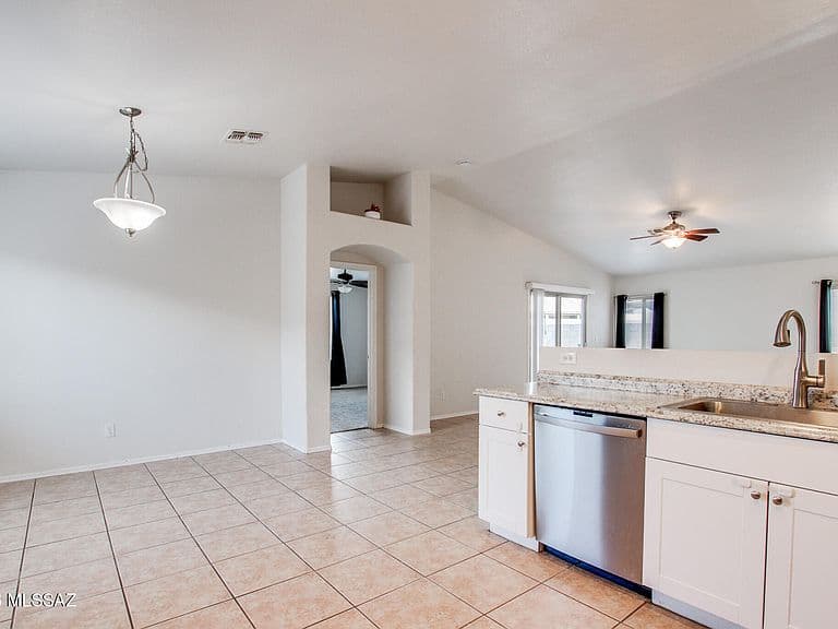 10233 E Desert Mesa Dr photo 5