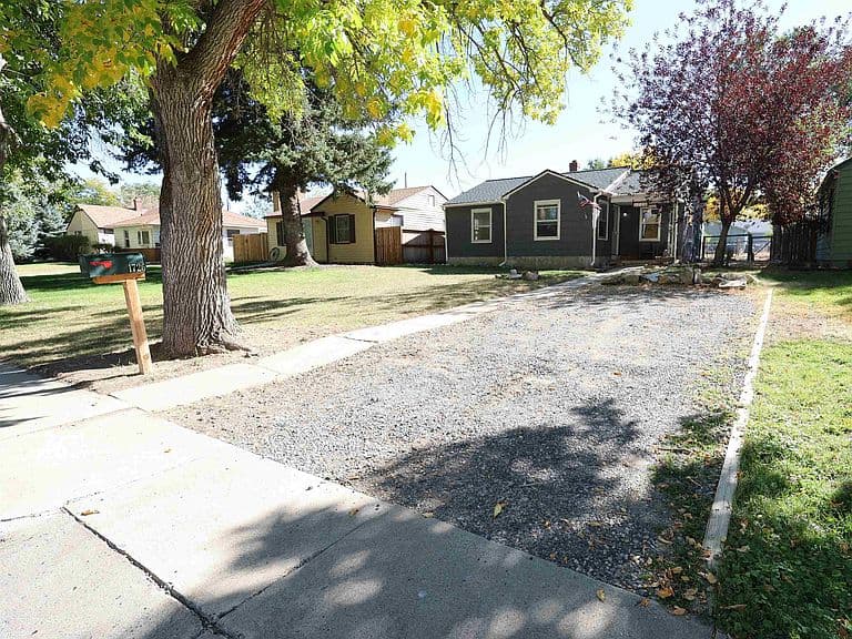 1726 Salsbury Ave photo 3