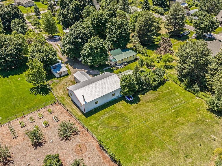1810 1/2 River Rd photo 1