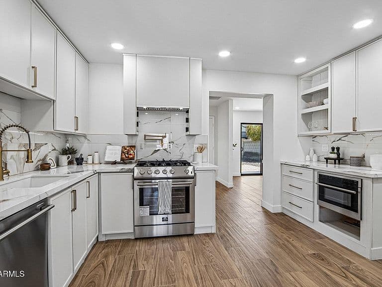 7437 E POLK Street photo 2