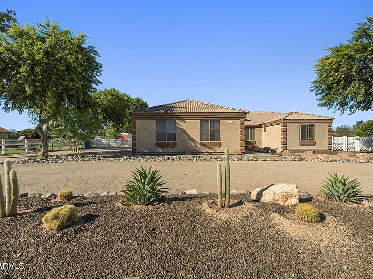 4808 E ROGERS Lane photo 4