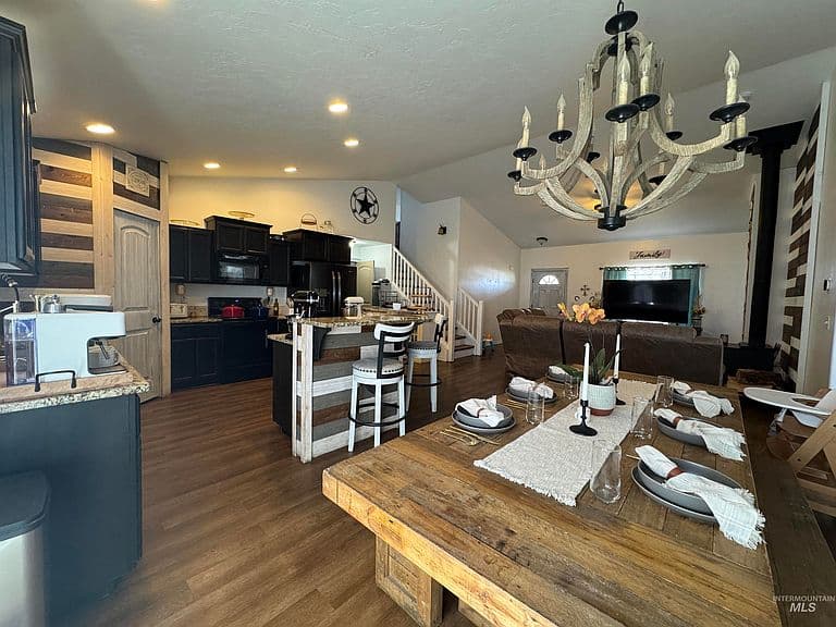 817 Owl Ct photo 2