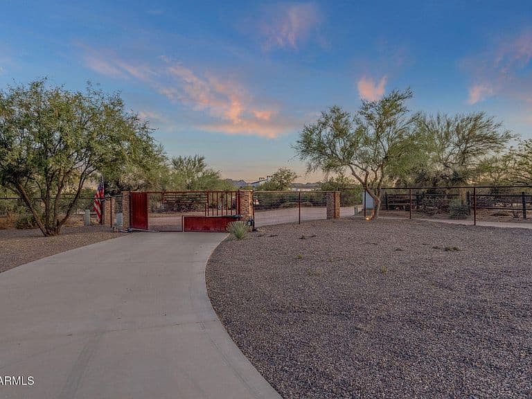 14604 E PEAK VIEW Road photo 3