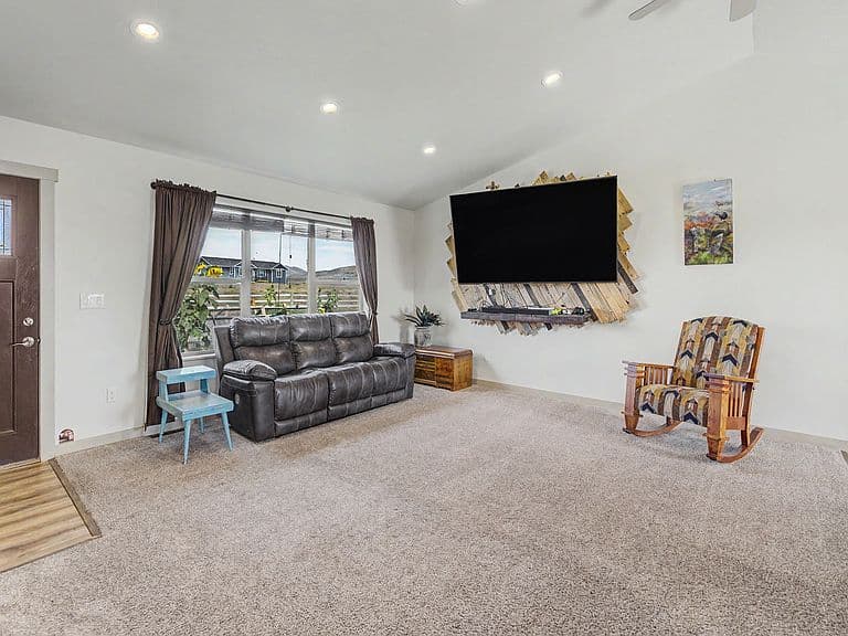 7145 Tatanka Ln photo 4