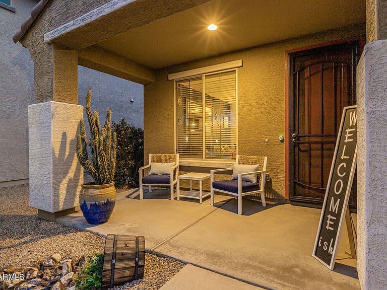 15836 W Lisbon Ln photo 4