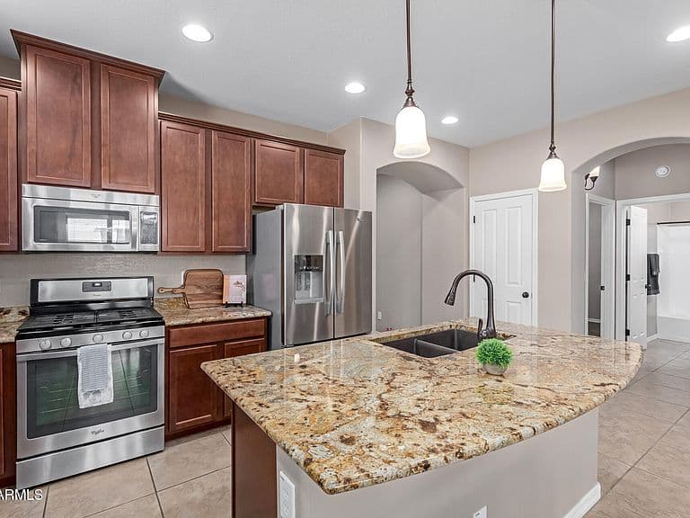 20766 W Valley View Dr photo 3