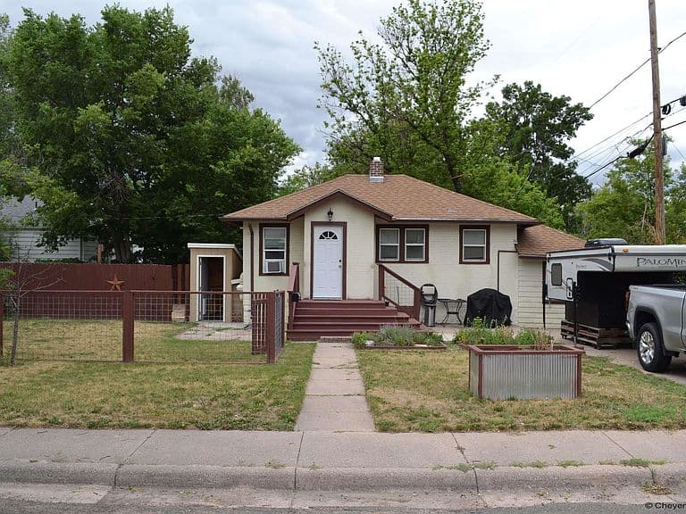 2310 Duff Ave photo 1