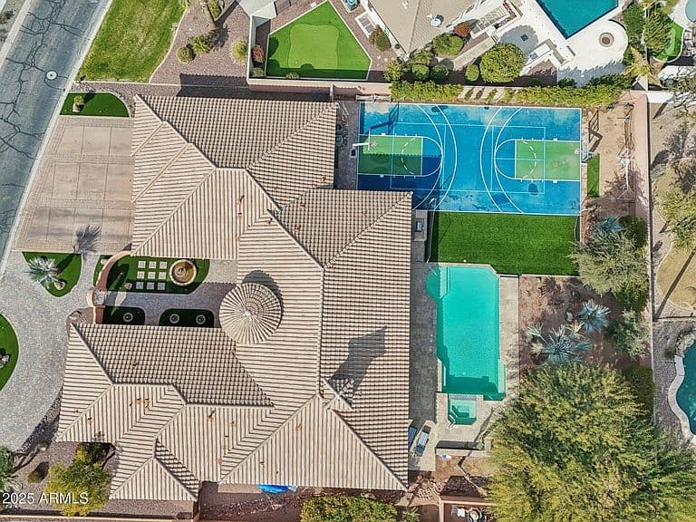 351 N CLOVERFIELD Circle photo 4
