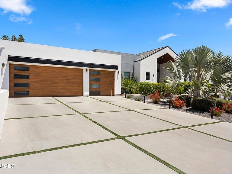 6426 E CALLE CAMELIA Avenue photo 4